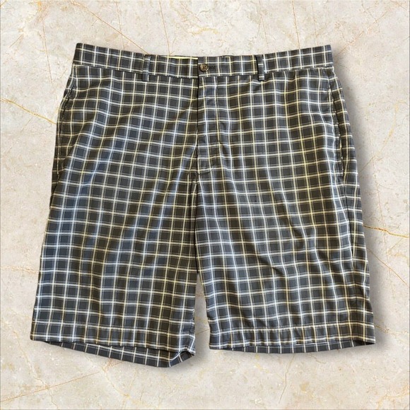 Greg Norman Men's Golf Shorts 36 Chino Gray Blue Plaid Stretch Poly Spandex EUC - Picture 2 of 8